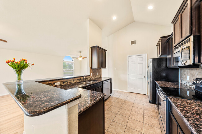 Building Photo - 6601 Cascade Dr