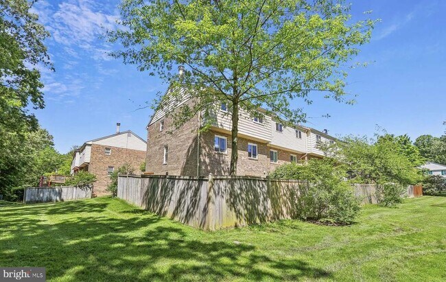 Building Photo - 7081 Leewood Forest Dr