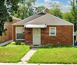 Building Photo - 12870 S Green St