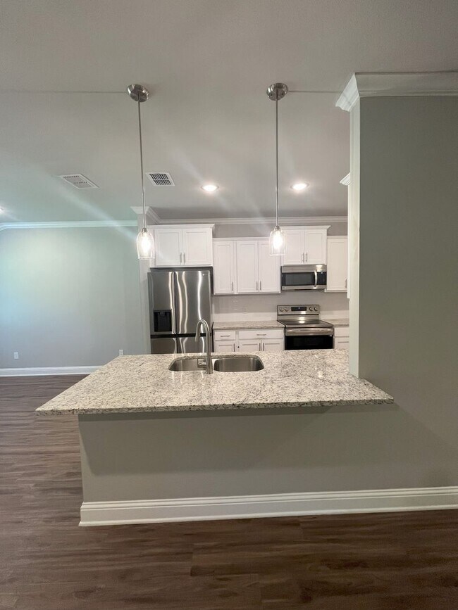 Building Photo - Country Heights #202