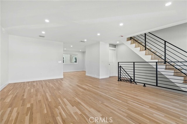 Building Photo - 552 Hahn Ave