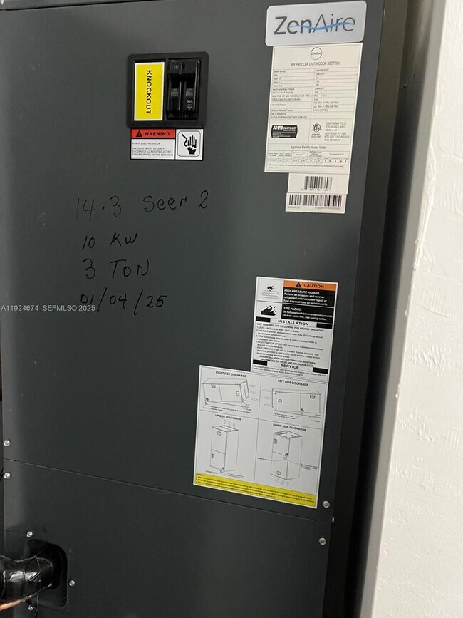 Building Photo - 710 Bedford Point Ave