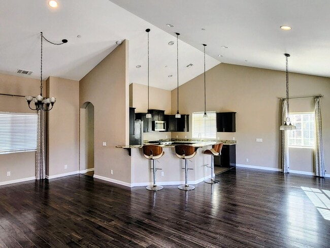 Building Photo - 58064 Bonanza Dr