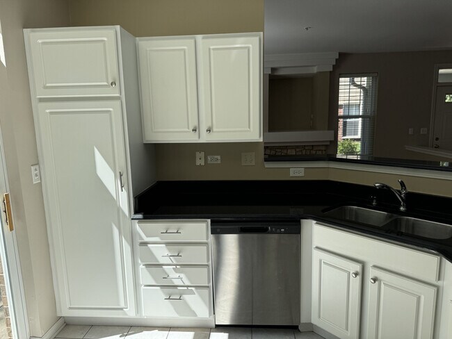 Building Photo - 74 Tanglewood Dr