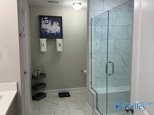 Building Photo - 4024 Rockland Cir SE