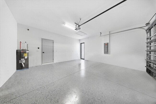 Building Photo - 1024 Halby Ave S