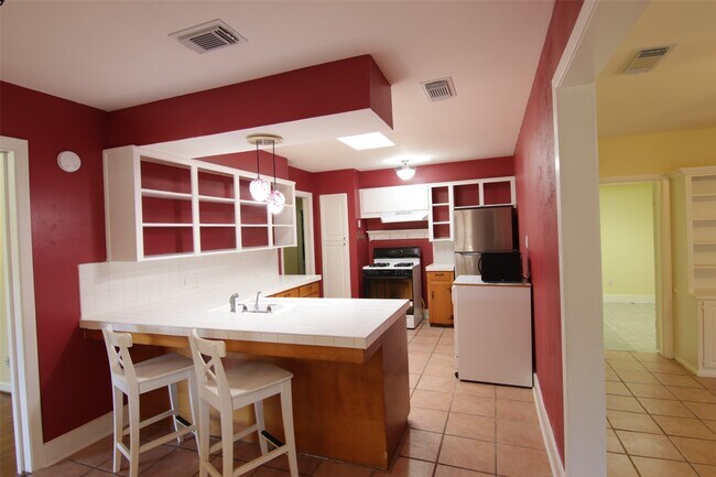 Building Photo - 6601 Stroud Dr