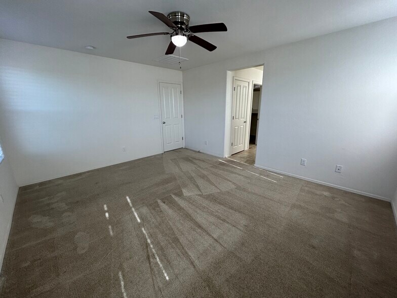 Building Photo - 2964 S Washington St