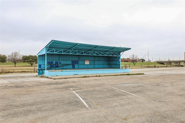 Building Photo - 1007 W Bluff St