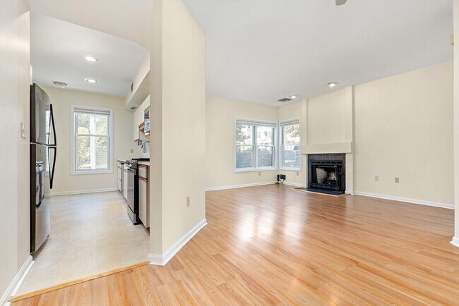 Primary Photo - 29 Hammond Pl