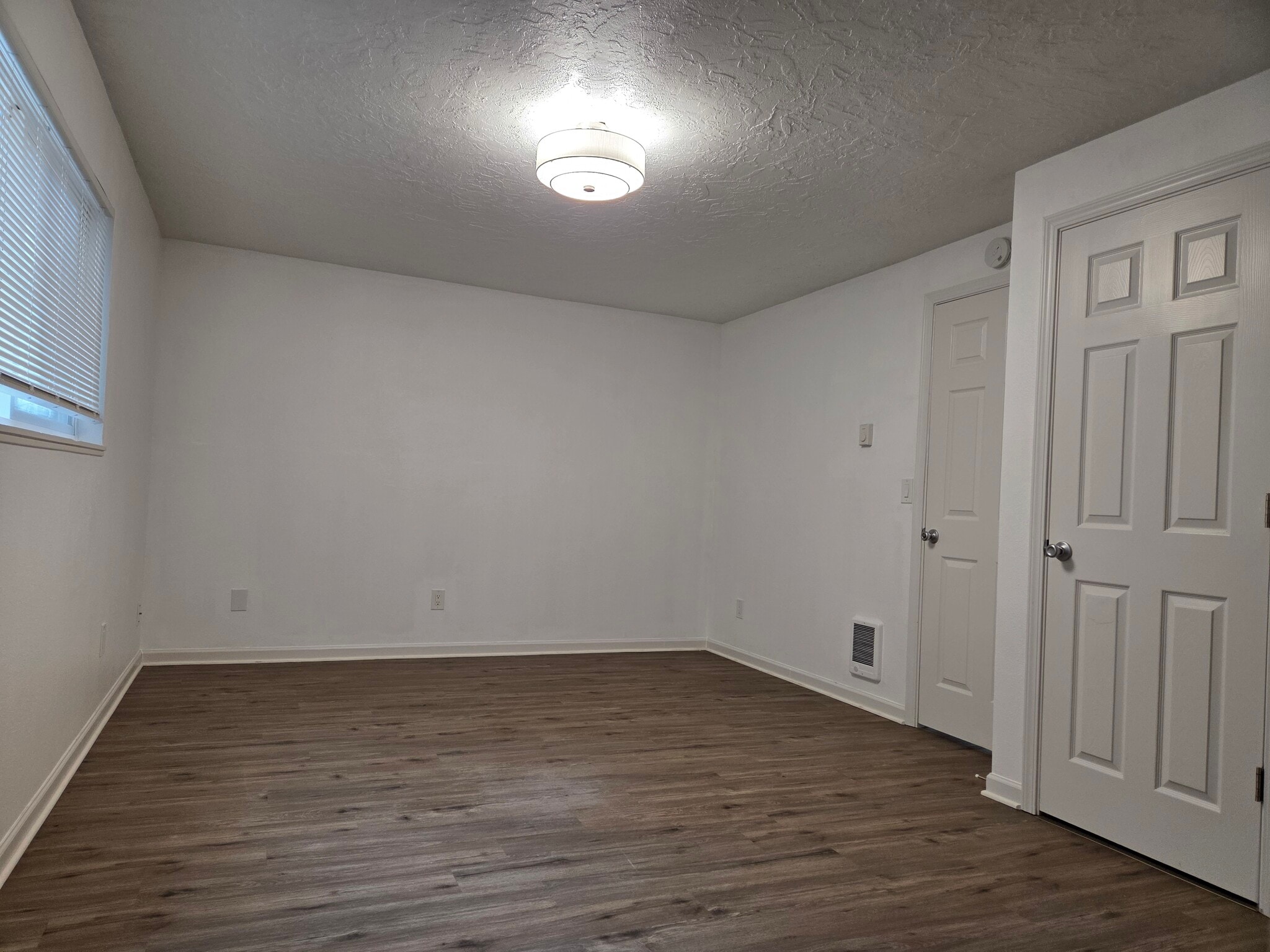 Building Photo - 3380 SE 1st St