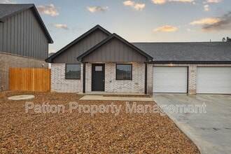Building Photo - 14411 Periwinkle Dr