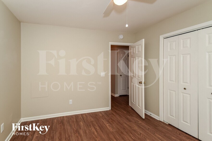 Building Photo - 7821 Southview Ln