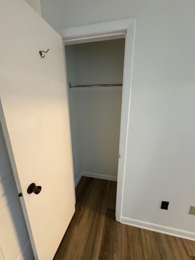 Building Photo - Black Mountain - Newly Renovated 3 Bedroom