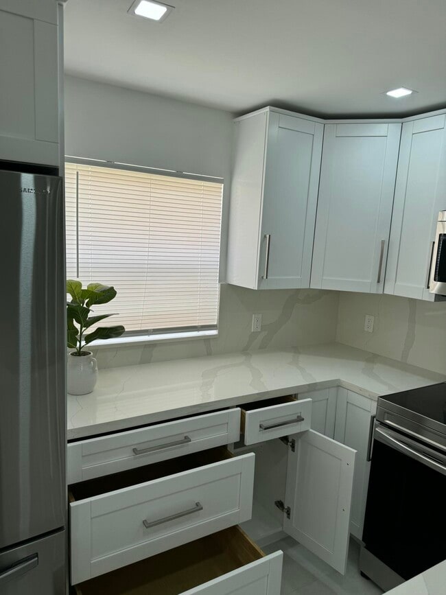 Building Photo - 440 Saxony Ln