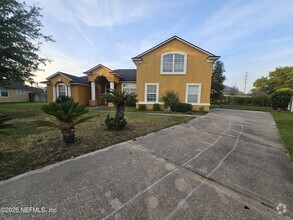 Building Photo - 10153 Carriage House Ct