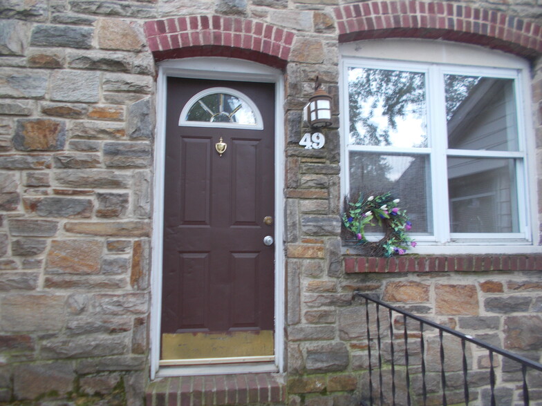 Building Photo - 49 Talbott St