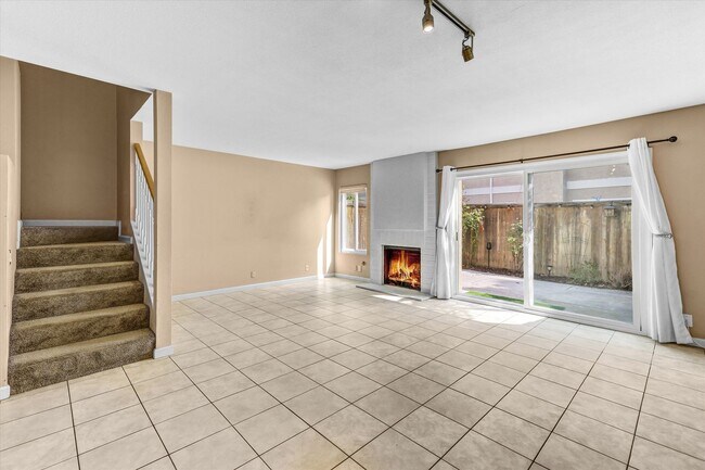 Building Photo - $500 Move In Special! 3 BD, 2.5 BA Townhome At The Groves In Carmel Valley-Del Mar