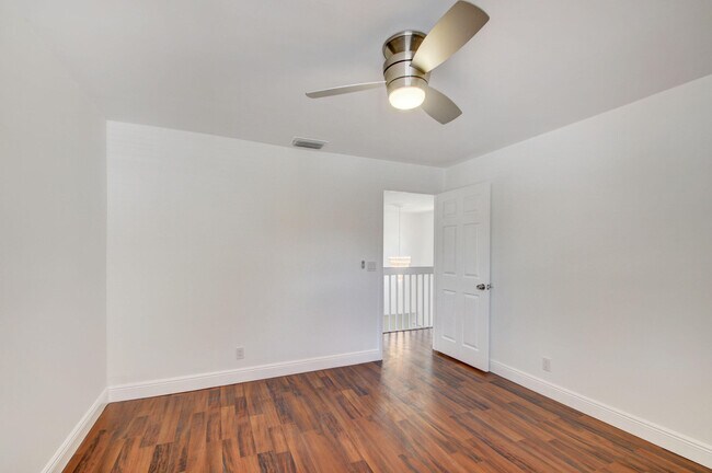 Building Photo - 12212 Sag Harbor Ct