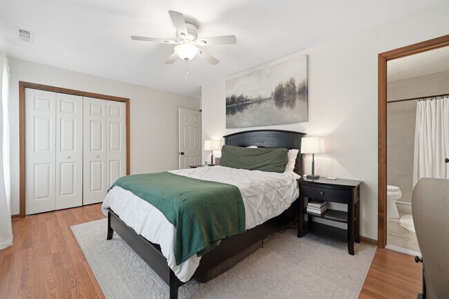 Building Photo - A gem in Knells Ridge!