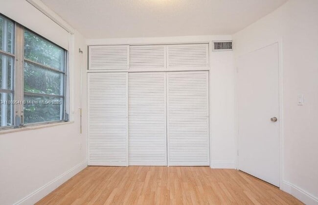 Building Photo - 9455 Bay Harbor Terrace