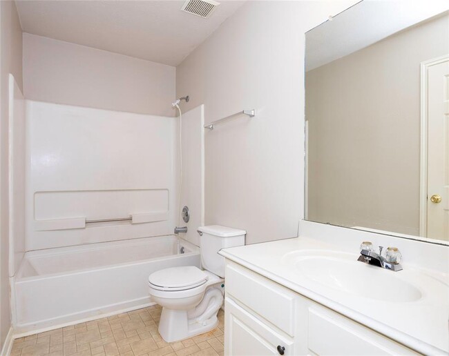 Building Photo - 3915 Lauderwood Ln