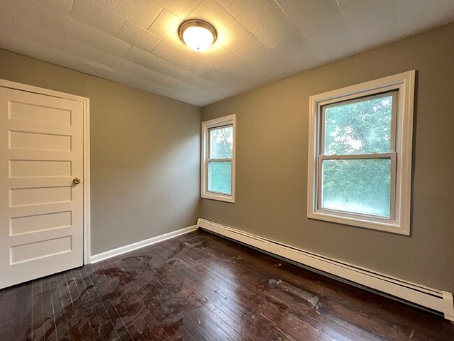 Building Photo - 35 Schuyler Ave