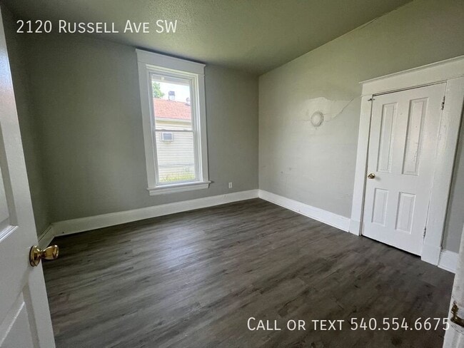 Building Photo - 2120 Russell Ave SW