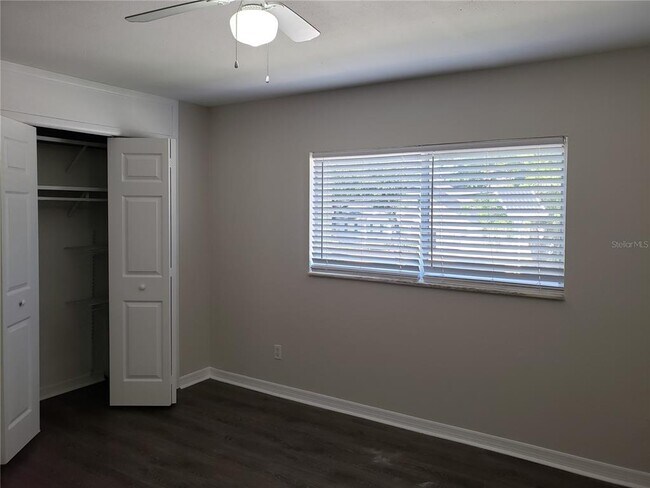 Building Photo - 3206 W Azeele St