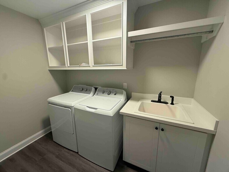 Building Photo - 548 Patrick Farms Dr