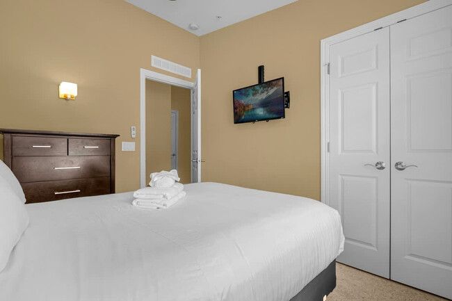 Building Photo - 14590 Damai Ln