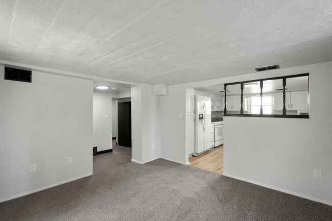 Building Photo - Stunning 4 Bedroom home in North Versailles available February 1st!