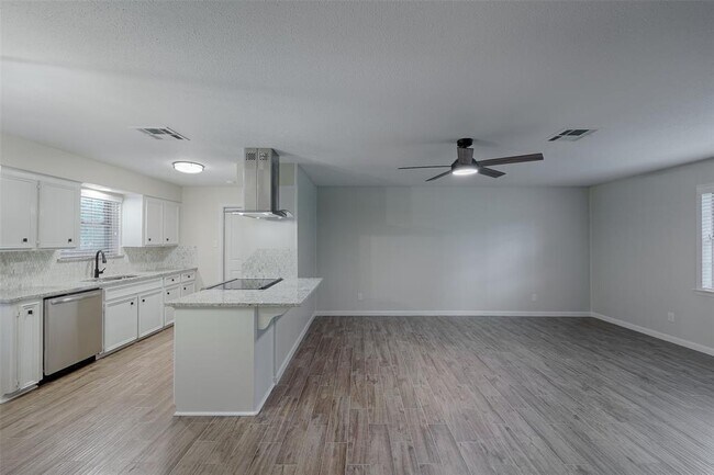 Building Photo - 15458 Rabon Chapel Rd