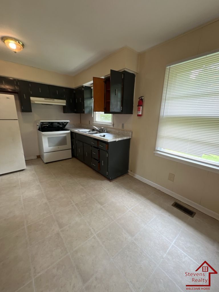 Building Photo - 1228 Pleasant View Dr