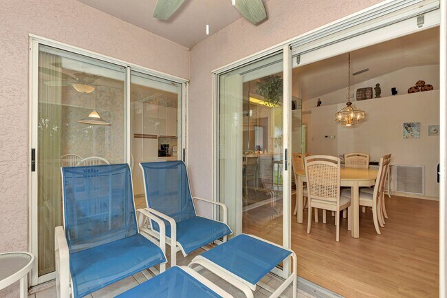 Building Photo - GEORGOUS 2 BEDROOM, 2BATHROOM, TURN KEY FU...