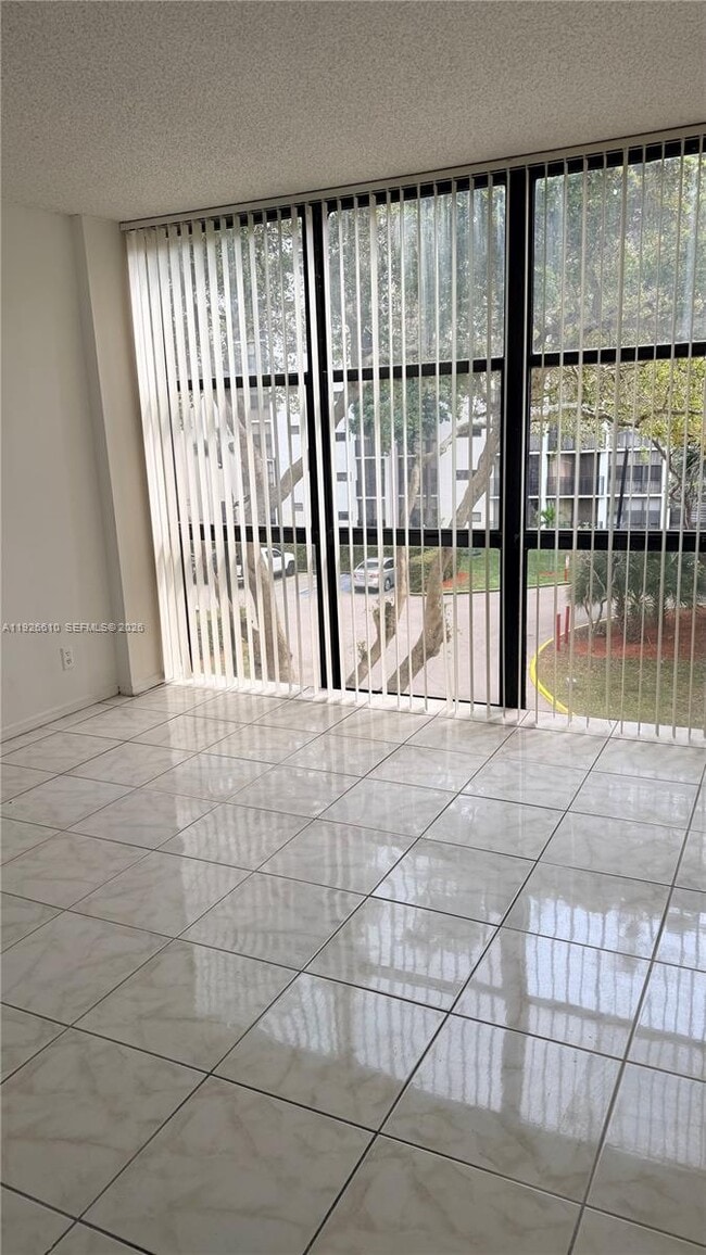 Building Photo - 17021 N Bay Rd