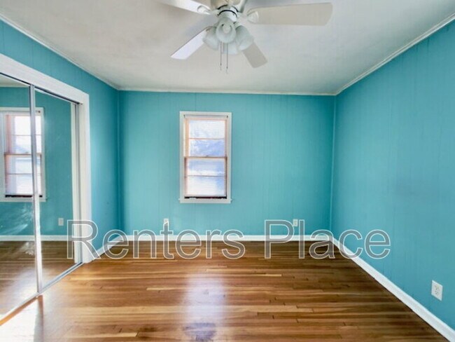 Building Photo - 431 S 109th E Ave