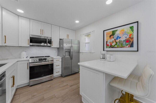 Building Photo - 2700 Bayshore Blvd