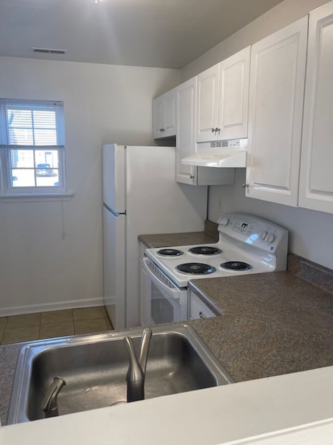 Building Photo - FOR RENT - VIRGINIA BEACH / GREAT NECK RD