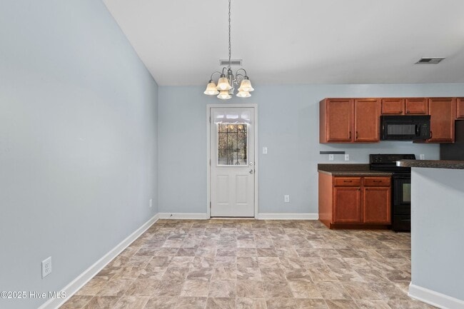 Building Photo - Charming Home in Woodbury Farms