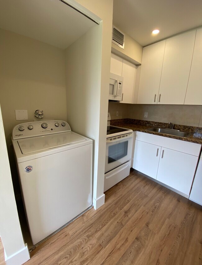 Building Photo - 1835 SW 81st Ave