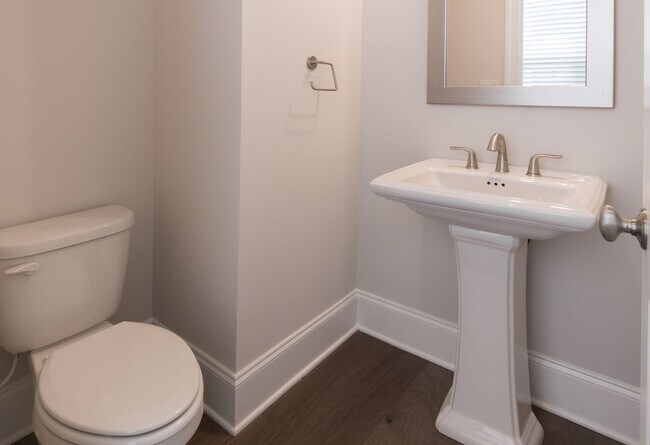 Building Photo - Immaculate, new 3BR/3.5BA townhome in The Maxwell community in Alpharetta GA.