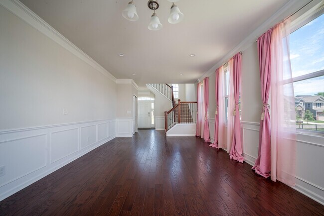 Building Photo - 2825 Dillon Dr