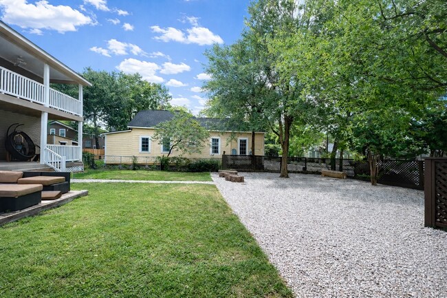 Building Photo - 603 A St