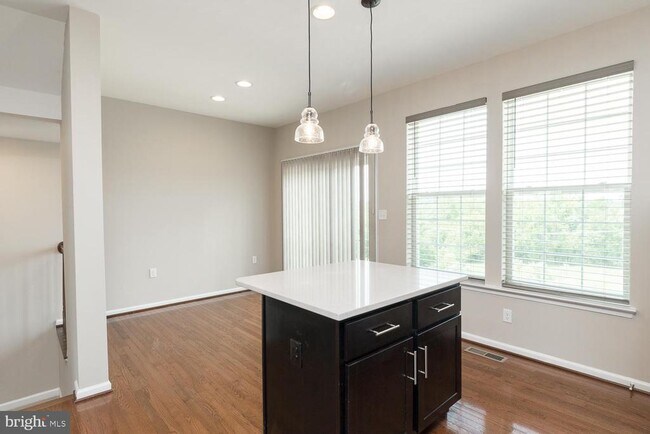 Building Photo - 227 Schramm Lp