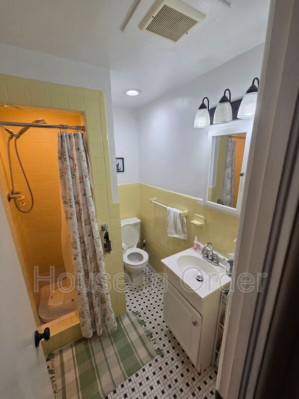 Building Photo - 30 Edgemont Rd