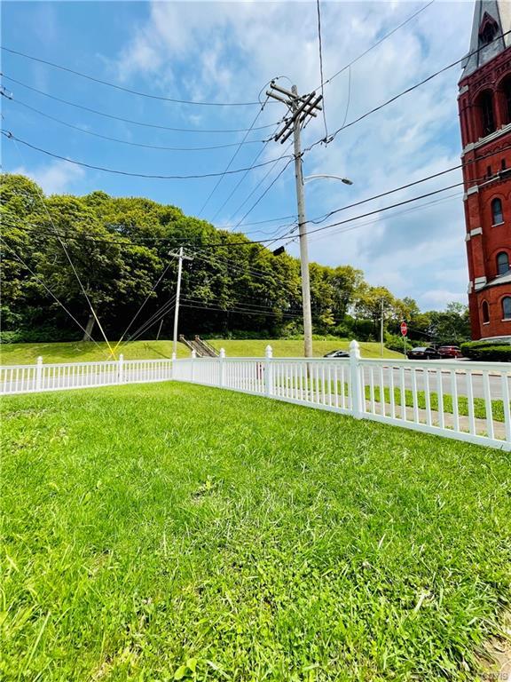 Building Photo - 1222 Hawley Ave