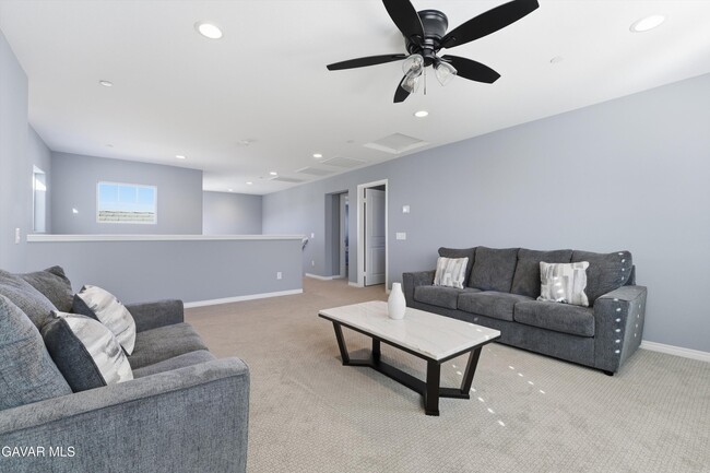 Building Photo - 41638 Cielo Vista Dr