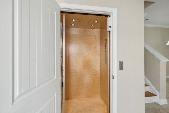 Building Photo - Cape Sound Condo