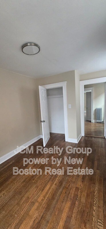 Building Photo - 86 Main St